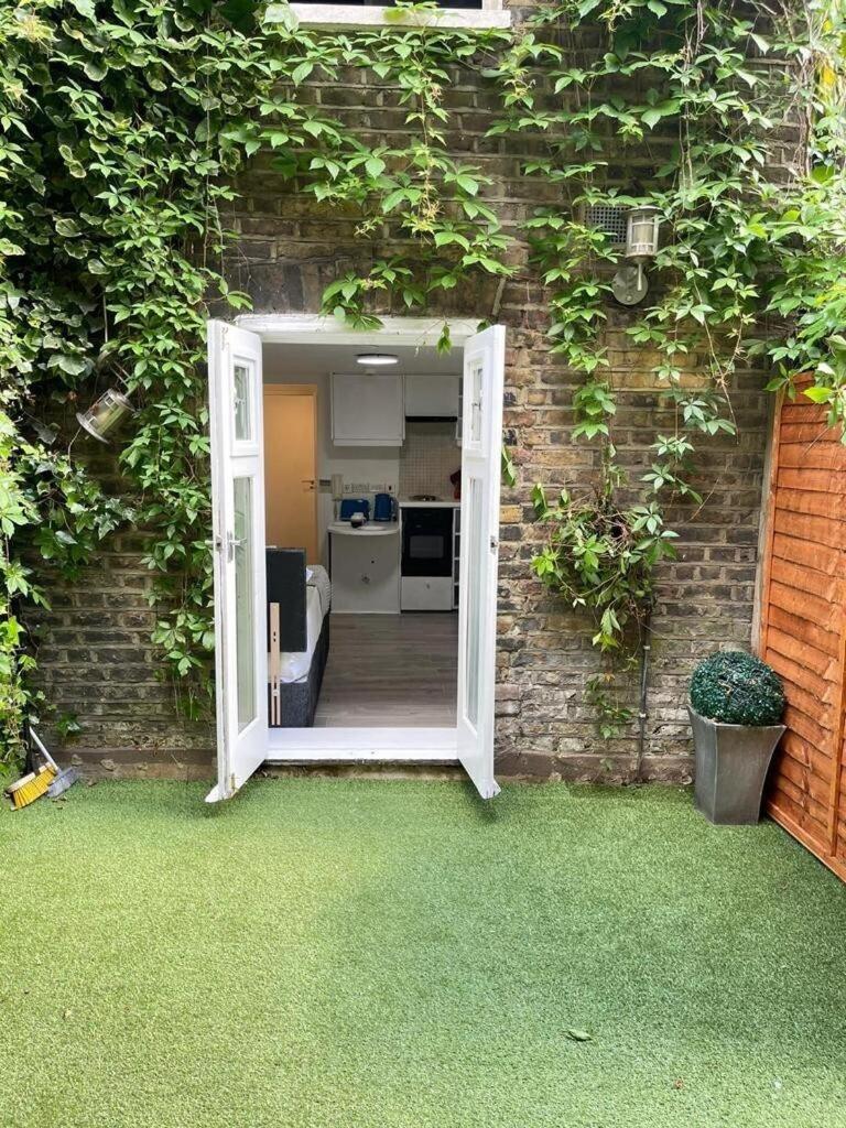 Portobello Road Artistic Studios 'Budget' ロンドン エクステリア 写真