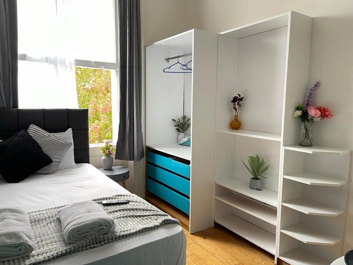 Portobello Road Artistic Studios 'Budget' ロンドン 部屋 写真