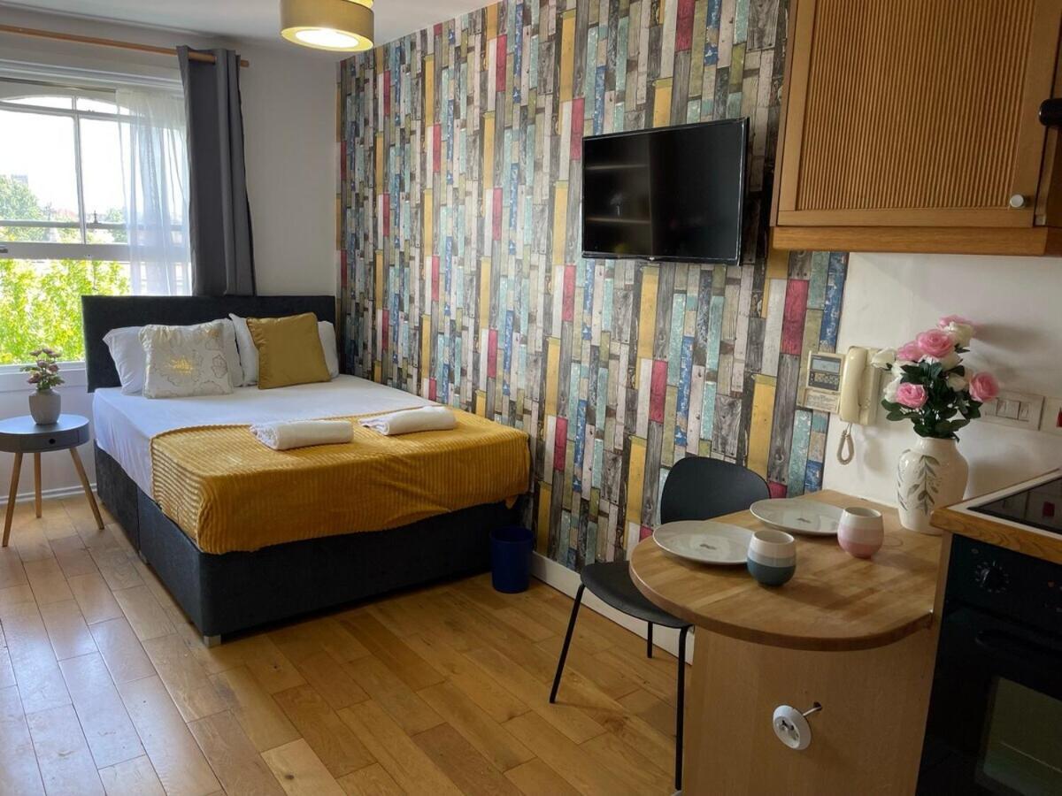 Portobello Road Artistic Studios 'Budget' ロンドン 部屋 写真
