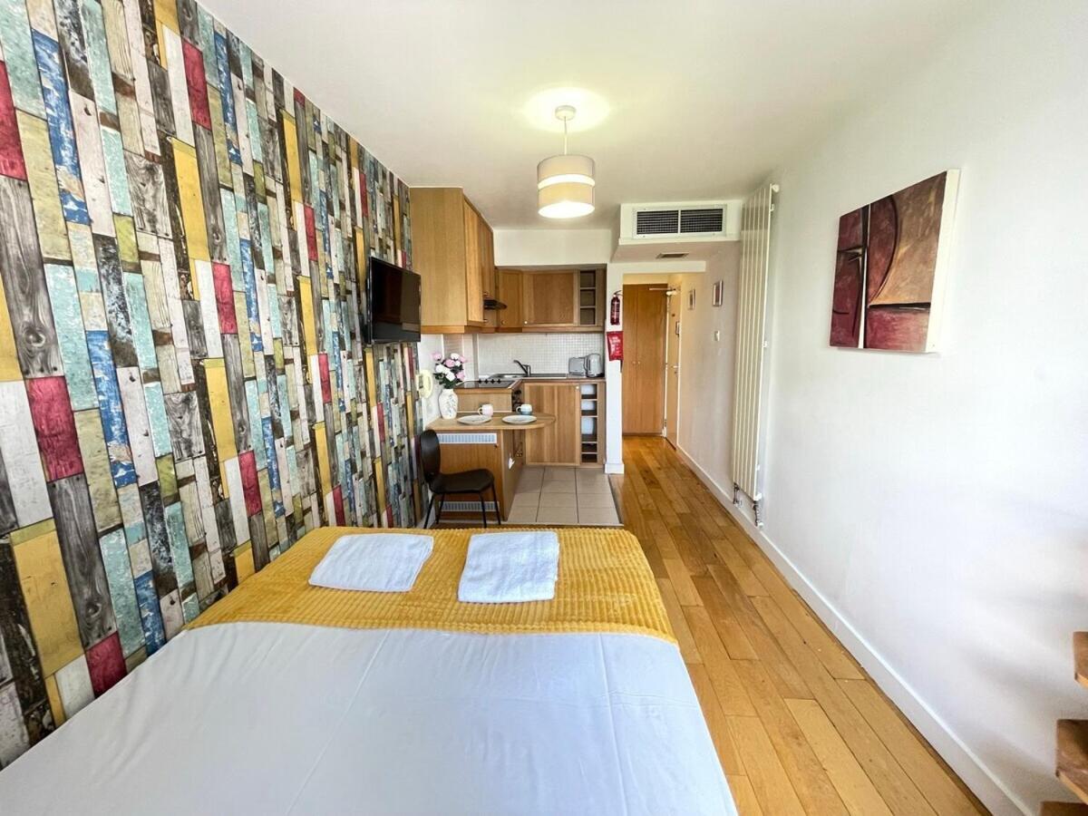 Portobello Road Artistic Studios 'Budget' ロンドン 部屋 写真